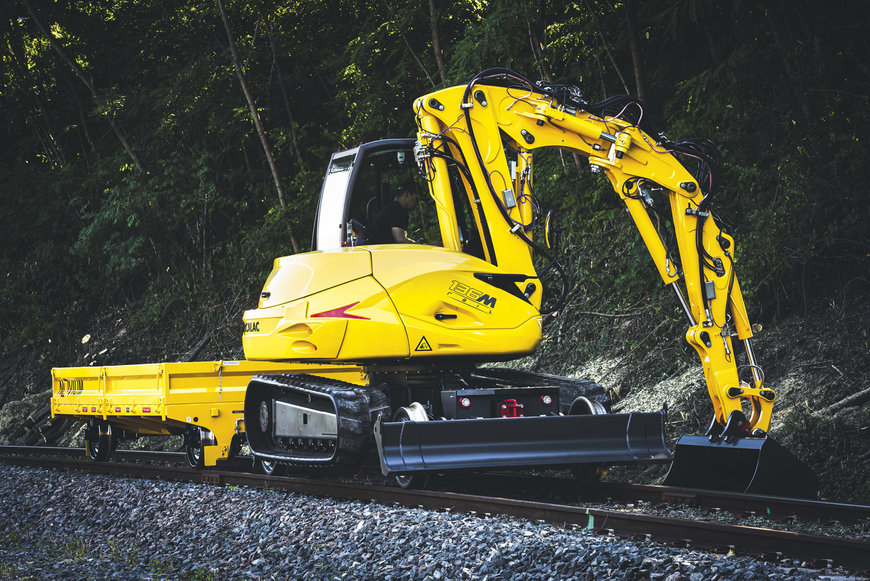 MECALAC PARTICIPE AU SALON IAF ET PRESENTE SA GAMME DE 4 MACHINES RAIL-ROUTE : LA SERIE MRAIL